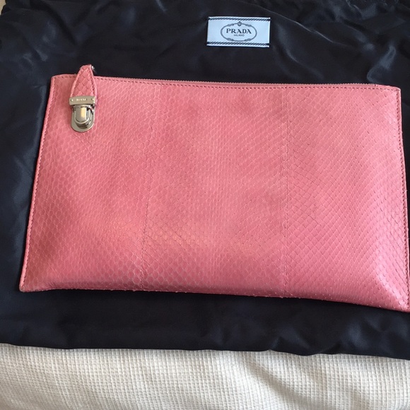 Pink python clutch. In excellent condition. - Picture 2 of 5